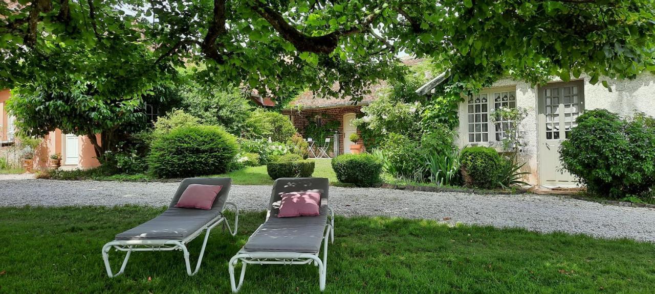 Bed and Breakfast Domaine De La Creuse Moussey  Екстер'єр фото