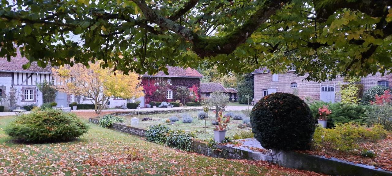 Bed and Breakfast Domaine De La Creuse Moussey  Екстер'єр фото